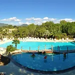 Holiday home Mountain Retreat In With Shared Pool *